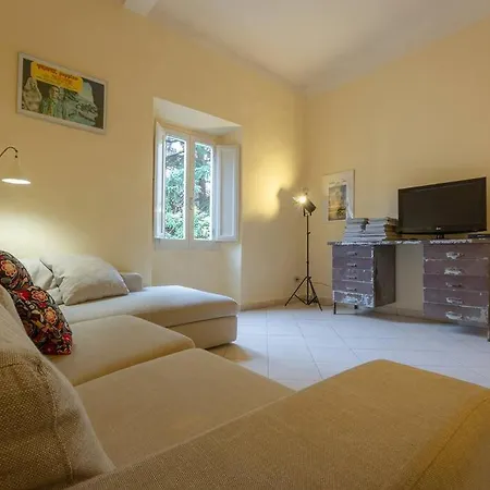 Apartment Amble Vintage